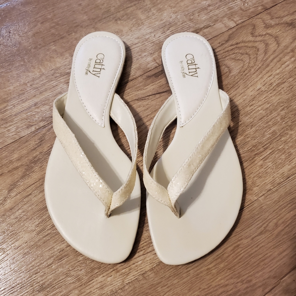 Cathy Jean White Glitterd Flip Flops